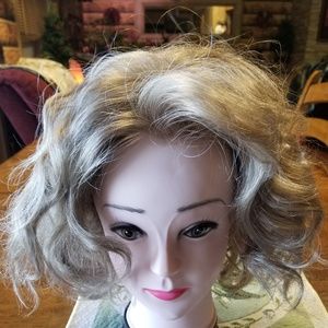 Blonde Shades Front Lace Bob Wavy Wig Whisper Lite